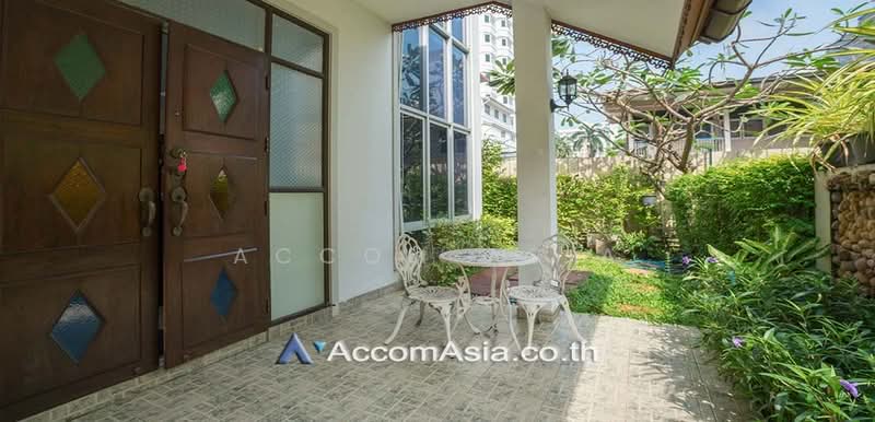 Garden View, Double High Ceiling, Pet friendly Villa-style home with elegant design and greenery vie, Bangkok, Khlong Tan Nua, Watthana, Bangkok, 5 Bedrooms, 300 sqm, Single Detached House For Rent, by Accom Asia, 500309760 - DDproperty.com