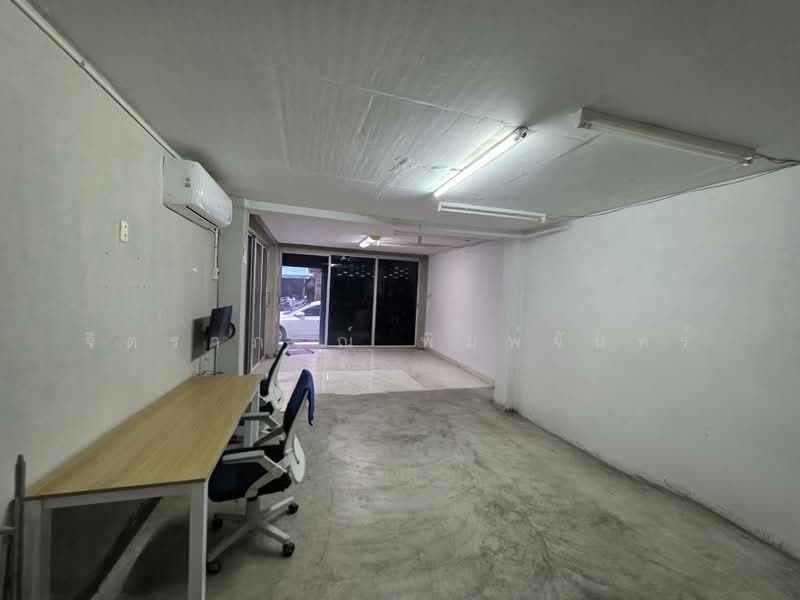 ็Huai Khwang Market, Bangkok, ประชาสงเคราะห์, Din Daeng, Bangkok, 3 Bedrooms, 200 sqm, Townhouse For Sale, by จิตราภรณ์ พิมพ์จันทร์, 500309869 - DDproperty.com