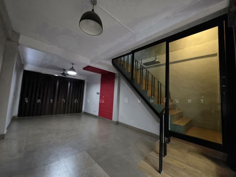 ็Huai Khwang Market, Bangkok, ประชาสงเคราะห์, Din Daeng, Bangkok, 3 Bedrooms, 200 sqm, Townhouse For Sale, by จิตราภรณ์ พิมพ์จันทร์, 500309869 - DDproperty.com