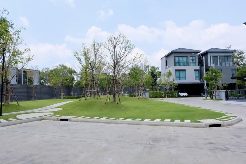 Baan Klang Mueng The Edition Bangna, Samut Prakan, Bang Kaeo, Bang Plee, Samut Prakan, 4 Bedrooms, 241 sqm, Semi-Detached House (Twin House) For Sale, by ตะวัน ขันเงิน, 500309946 - DDproperty.com