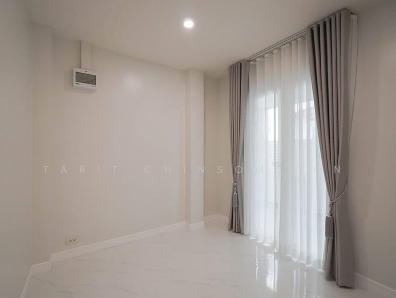 Baan Suan Lalana-Suan Luang, Bangkok, 50/363 Chaloem Phrakiat Ro 9 Soi 28 Yaek 14, Dok Mai, Prawet, Bangkok, 3 Bedrooms, 252 sqm, Condo For Sale, by Tarit Chinsomboon, 500309963 - DDproperty.com