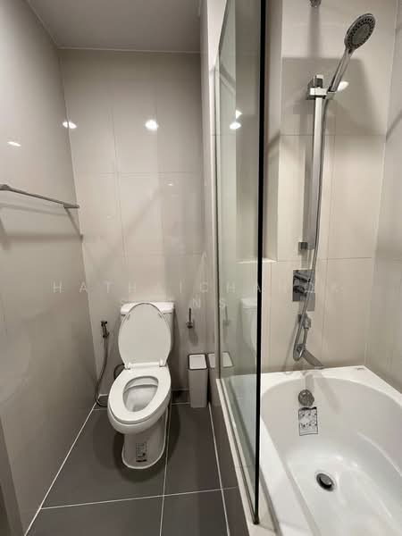 Oka Haus Sukhumvit 36, Bangkok, 3399 Rama 4 Road, Khong Tan, Khlong Toei, Bangkok, 1 Bedroom, 35 sqm, Condo For Rent, by Hathaichanok Saenset, 500310015 - DDproperty.com