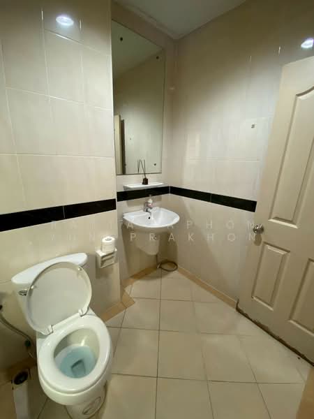 Baan Klang Muang Swiss Town Kaset-Nawamin, Bangkok, Soi Moobaan Klang Mueng, Chorake Bua, Lat Phrao, Bangkok, 3 Bedrooms, 96 sqm, Townhouse For Rent, by Rattanaphon Yungprakhon, 500310058 - DDproperty.com
