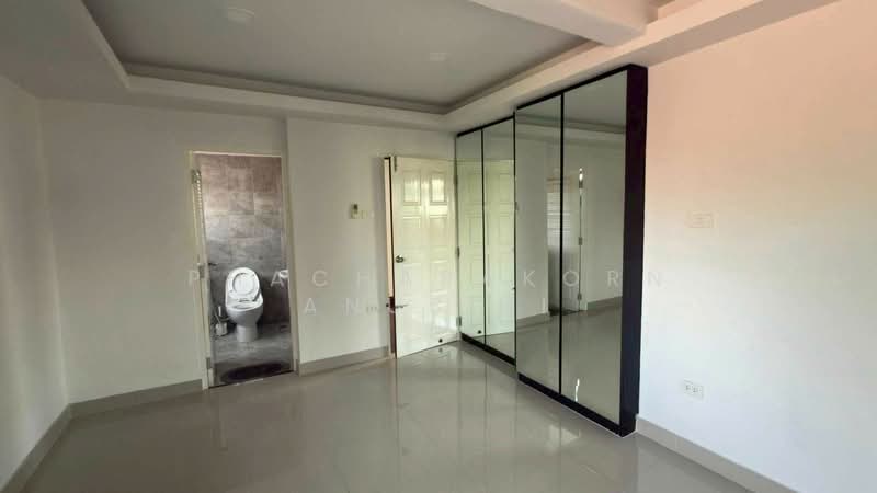 undefined, Bangkok, Khlong Tan Nua, Watthana, Bangkok, 3 Bedrooms, 250 sqm, Townhouse For Rent, by Phacharakorn Anusiri, 500310143 - DDproperty.com