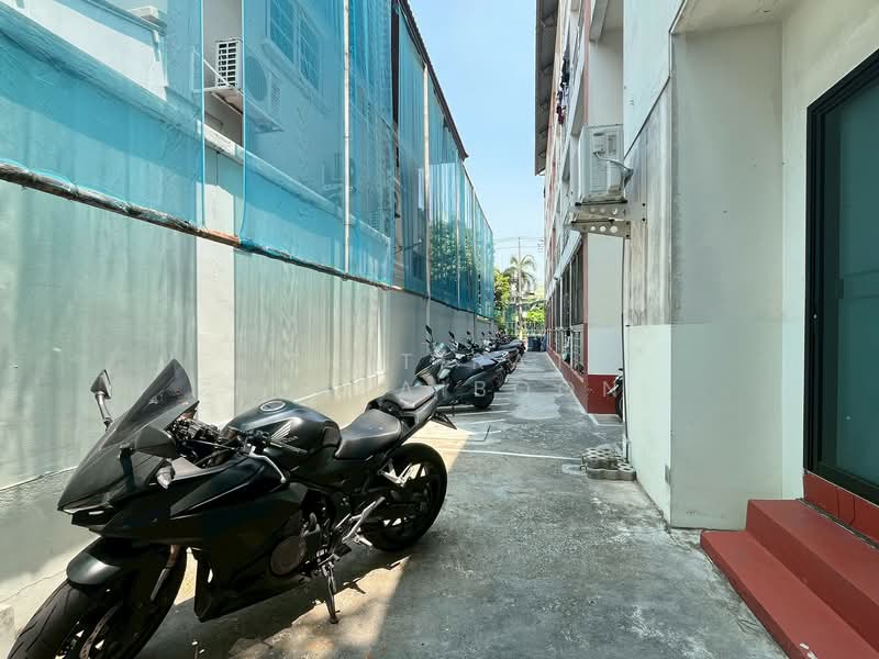 Turn-key Rental Business for Sale in Muang Ake, Heart of Student Hub, Pathum Thani, Lak Hok, Muang Pathum Thani, Pathum Thani, Studio, 1,800 sqm, Townhouse For Sale, by Thitirat Puapaiboon, 500310169 - DDproperty.com