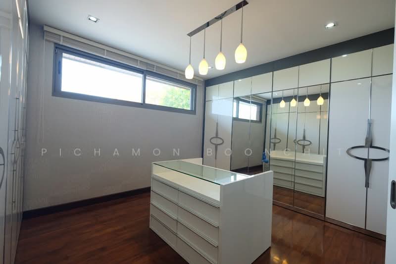 Golden Town Chalermprakiat - Suanluang, Bangkok, Soi Chaloem Phrakiat Rama 9 Soi 30 Yaek 14, Kanchanaphisek Road, Dok Mai, Prawet, Bangkok, 6 Bedrooms, 800 sqm, Single Detached House For Sale, by Pichamon Boonchit, 500310230 - DDproperty.com