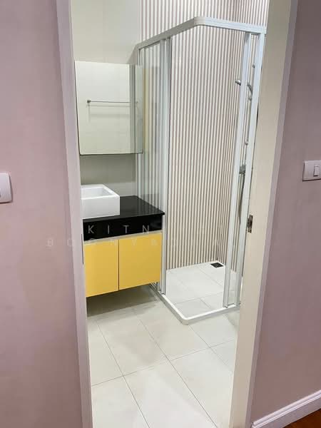 Villa Nakarin Onnut-Wongwaen, Bangkok, Sukhapiban 2 Road, Prawet, Bangkok, 5 Bedrooms, 410 sqm, Single Detached House For Sale, by Kitnipat Boonyadhammakul, 500310361 - DDproperty.com
