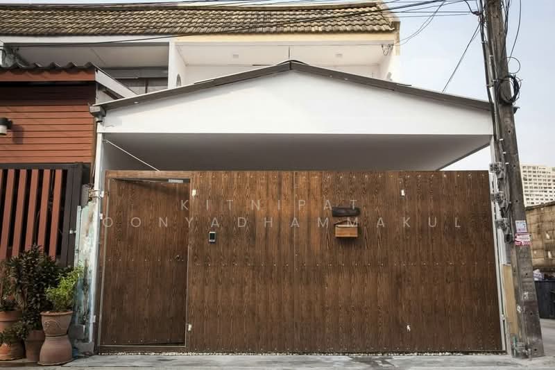 3-BR House, Bangkok, Praborommaharatchawang, Phra Nakhon, Bangkok, 3 Bedrooms, 126 sqm, Single Detached House For Rent, by Kitnipat Boonyadhammakul, 500310393 - DDproperty.com