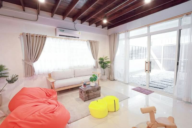 3-BR House, Bangkok, Praborommaharatchawang, Phra Nakhon, Bangkok, 3 Bedrooms, 126 sqm, Single Detached House For Rent, by Kitnipat Boonyadhammakul, 500310393 - DDproperty.com