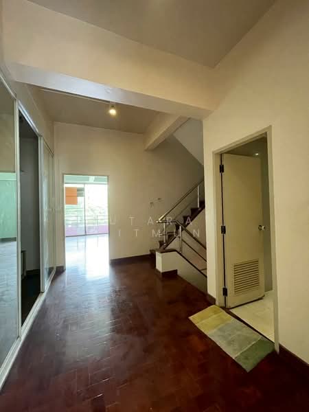 Sriwara Town in Town, Bangkok, Sriwara Road, Phlapphla, Wang Thonglang, Bangkok, 3 Bedrooms, 350 sqm, Townhouse For Rent, by Jutarat Jitmun, 500310401 - DDproperty.com