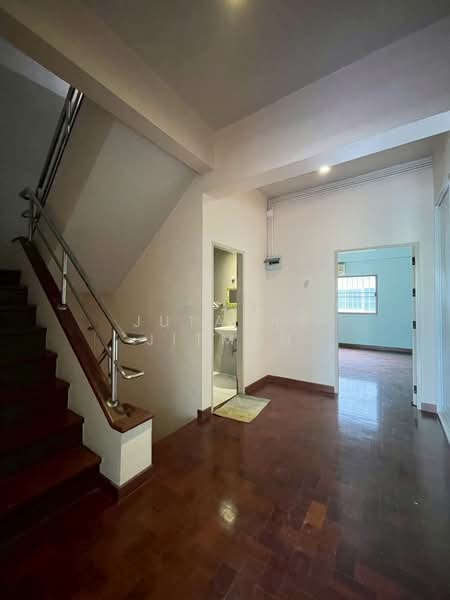 Sriwara Town in Town, Bangkok, Sriwara Road, Phlapphla, Wang Thonglang, Bangkok, 3 Bedrooms, 350 sqm, Townhouse For Rent, by Jutarat Jitmun, 500310401 - DDproperty.com