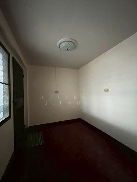 Sriwara Town in Town, Bangkok, Sriwara Road, Phlapphla, Wang Thonglang, Bangkok, 3 Bedrooms, 350 sqm, Townhouse For Rent, by Jutarat Jitmun, 500310401 - DDproperty.com