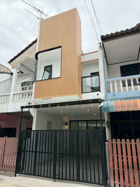 ทาวน์เฮ้าส์ : หมู่บ้านพิพรพงษ์ ซอยวิภาวดีรังสิต 84, Bangkok, Sanam Bin, Don Mueang, Bangkok, 2 Bedrooms, 128 sqm, Townhouse For Sale, by Poonyaporn Veerabulyarit, 500310417 - DDproperty.com