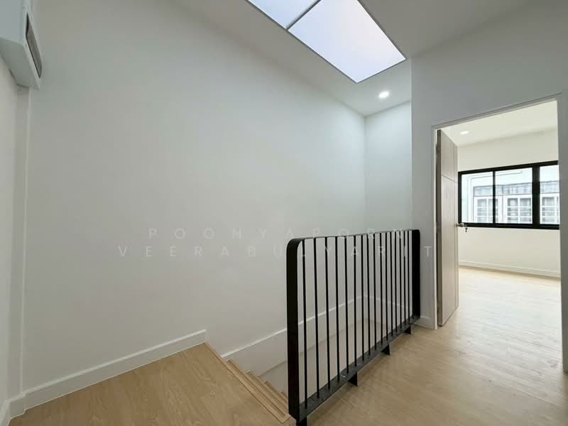 ทาวน์เฮ้าส์ : หมู่บ้านพิพรพงษ์ ซอยวิภาวดีรังสิต 84, Bangkok, Sanam Bin, Don Mueang, Bangkok, 2 Bedrooms, 128 sqm, Townhouse For Sale, by Poonyaporn Veerabulyarit, 500310417 - DDproperty.com