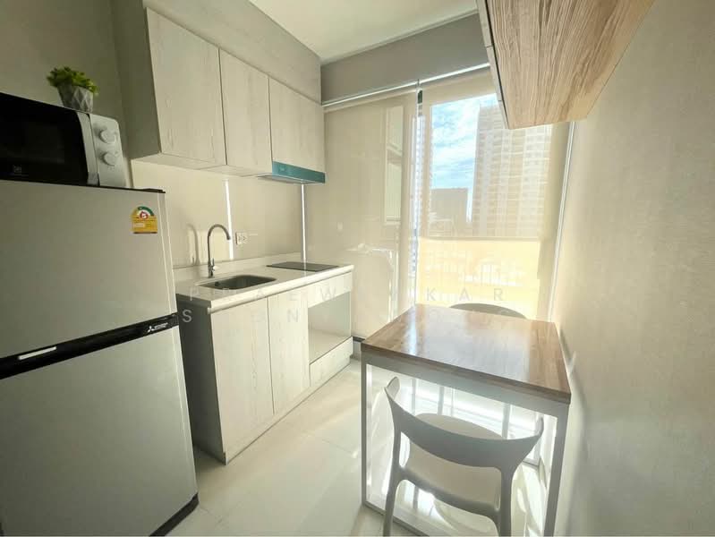 Life Pinklao, Bangkok, Boromarajonani Road, Bang Bamru, Bang Phlat, Bangkok, 1 Bedroom, 30 sqm, Condo For Rent, by Praewpakar Soontawong, 500310503 - DDproperty.com