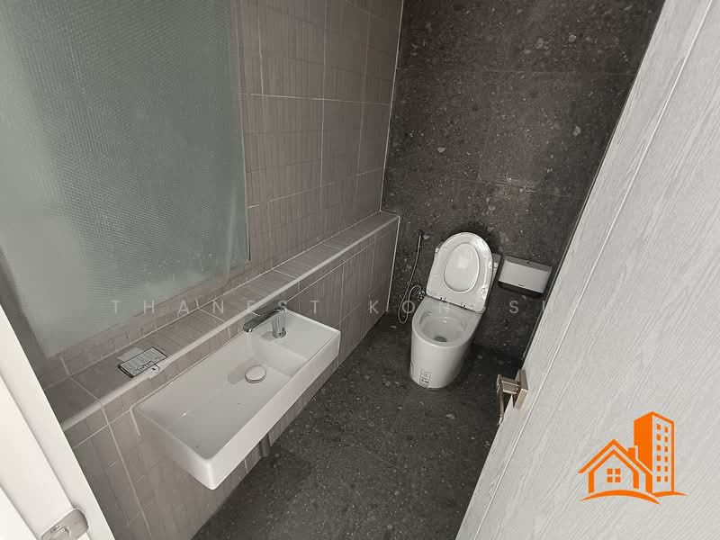 3-Story Home Office with Warehouse, Soi Chaturamitr, Theparak Road, Samut Prakan, Bangphli Yai, Bang Plee, Samut Prakan, , 329 sqm, Office Space For Sale, by Thanest Kongsuk, 500310541 - DDproperty.com