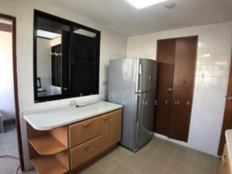Lee House Apartment, Bangkok, 13 Thonglor 13, Khlong Tan Nua, Watthana, Bangkok, 3 Bedrooms, 240 sqm, Apartment For Rent, by Pensasi Ongphichetmetha, 500310606 - DDproperty.com