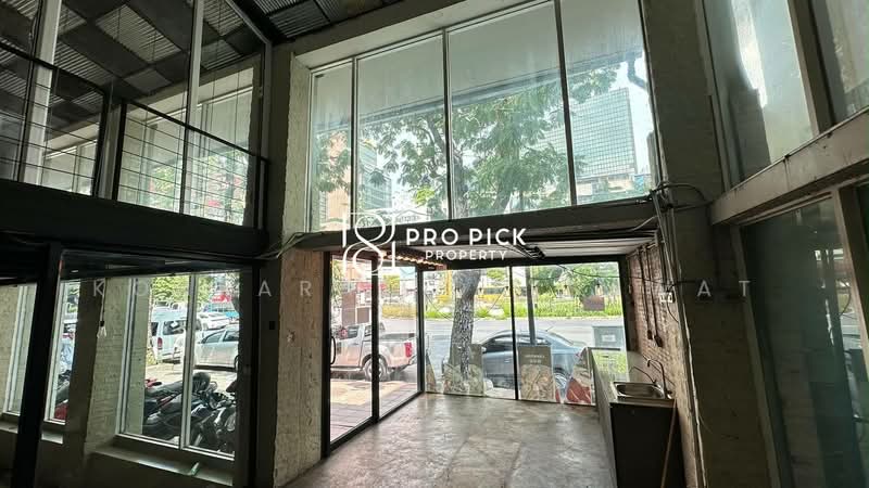 For Rent Building 280 sqm in Silom Surawong BTS Chongnonsi, Bangkok, Silom, Bang Rak, Bangkok, , 280 sqm, Shophouse For Rent, by Konrarat Deesawat, 500310660 - DDproperty.com