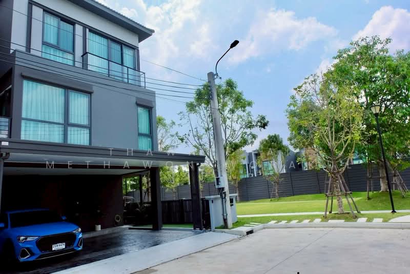 Baan Klang Muang The Edition Bangna Wongwaen : บ้านกลางเมือง เดอะ อิดิชั่น บางนา วงแหวน, กรุงเทพ, 189 ถ.กาญจนาภิเษก, ดอกไม้, ประเวศ, กรุงเทพ, 241 ตร.ม., บ้านแฝด ขาย, โดย Thawatchai Methawongworakul, 500310676 - DDproperty.com