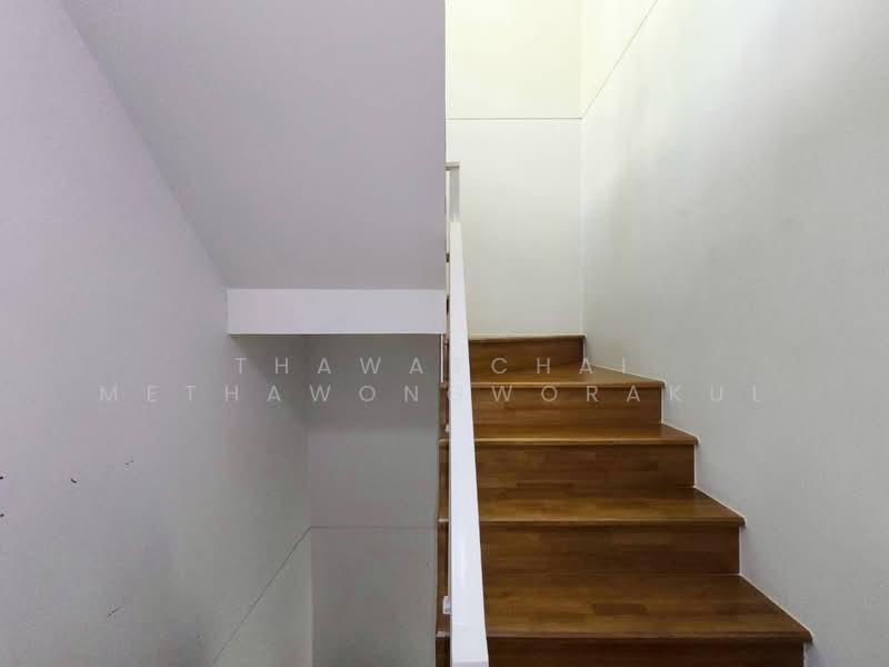 Baan Klang Muang Pinklao - Charan, Bangkok, along the expressway Si Rat  Road-Outer Ring Road, Bang O, Bang Phlat, Bangkok, 3 Bedrooms, 145 sqm, Townhouse For Sale, by Thawatchai Methawongworakul, 500310684 - DDproperty.com