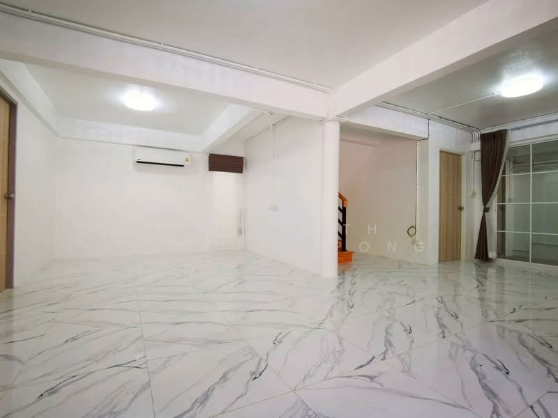 3-BR House, Bangkok, Samsen Nok, Huai Khwang, Bangkok, 3 Bedrooms, 170 sqm, Single Detached House For Rent, by Thananith Ittitulyapong, 500310744 - DDproperty.com
