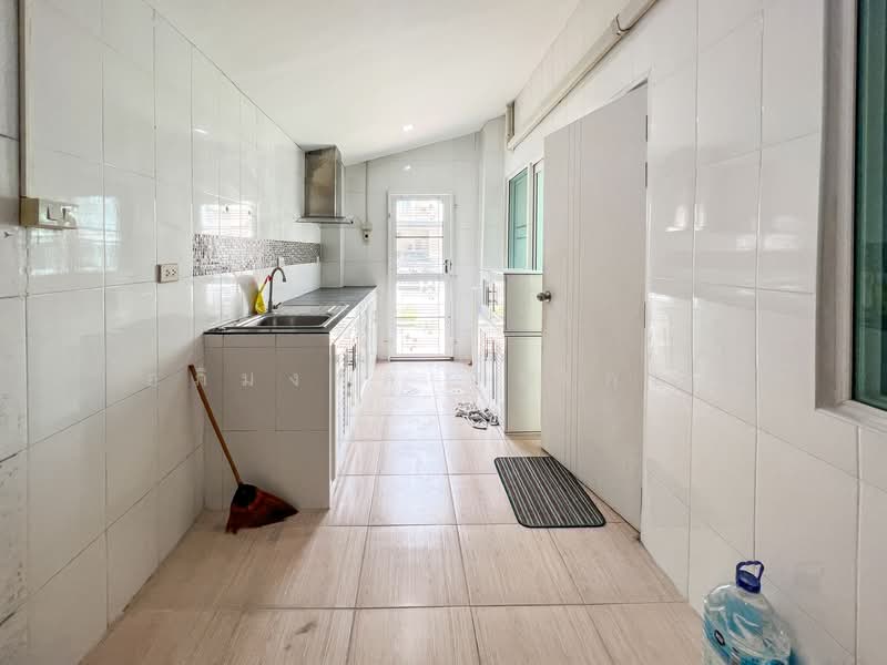 Golden Town Watcharapol-Sukhapiban 5, Bangkok, Sukhaphiban 5 Road, O-Ngoen, Sai Mai, Bangkok, 4 Bedrooms, 113 sqm, Townhouse For Sale, by อภิมงคล สุขเกษม, 500310786 - DDproperty.com