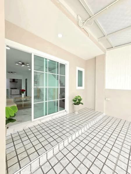 Baan Buathong 4, Nonthaburi, Ban Kluay-Sai Noi Road, Phimonrat, Bang Bua Thong, Nonthaburi, 3 Bedrooms, 130 sqm, Townhouse For Sale, by วัลลภา จันทร์ชิรัตน์, 500310929 - DDproperty.com
