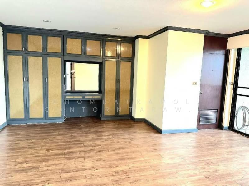 City Lakes Tower, Bangkok, Soi Sukhumvit 16, Khlong Toei, Bangkok, 3 Bedrooms, 280 sqm, Condo For Sale, by Chomratkamol Soontorntarawong (Gor), 500310936 - DDproperty.com