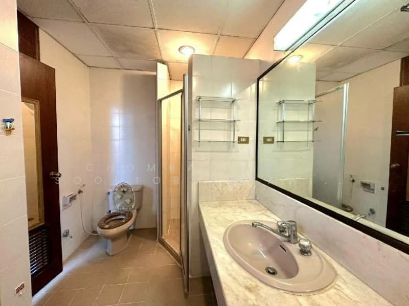 City Lakes Tower, Bangkok, Soi Sukhumvit 16, Khlong Toei, Bangkok, 3 Bedrooms, 280 sqm, Condo For Sale, by Chomratkamol Soontorntarawong (Gor), 500310936 - DDproperty.com