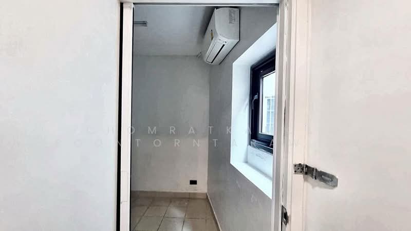 Baan Lux Sathon, Bangkok, Soi Meksawat, Chong Nonsi, Yan Nawa, Bangkok, 3 Bedrooms, 386 sqm, Condo For Rent, by Chomratkamol Soontorntarawong (Gor), 500310952 - DDproperty.com