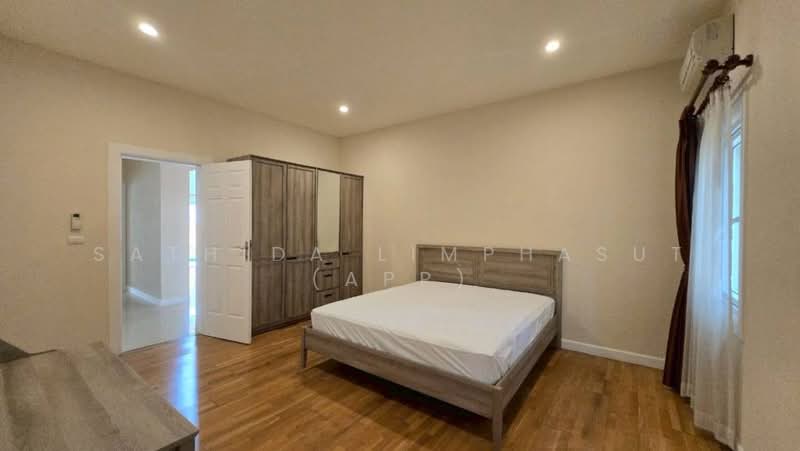 Silk Road Place, Chon Buri (Pattaya), Chaiyapruek 2 Road, Bang Lamung, Bang Lamung (Pattaya), Chon Buri (Pattaya), 3 Bedrooms, 250 sqm, Villa For Rent, by Sathida Limphasut (App), 500311030 - DDproperty.com
