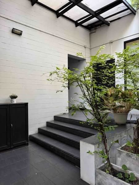 Baan Sasida, Bangkok, 19/1 Sukhumvit, Khong Tan, Khlong Toei, Bangkok, 3 Bedrooms, 220 sqm, Condo For Rent, by Supannee Pitak, 500311225 - DDproperty.com