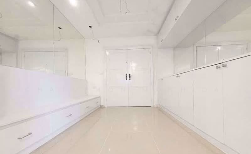 President Park Sukhumvit 24, Bangkok, 99 Sukhumvit 24 Alley, Khlongtoei Nua, Watthana, Bangkok, 3 Bedrooms, 220 sqm, Condo For Sale, by Chatuphon Mochida, 500311392 - DDproperty.com