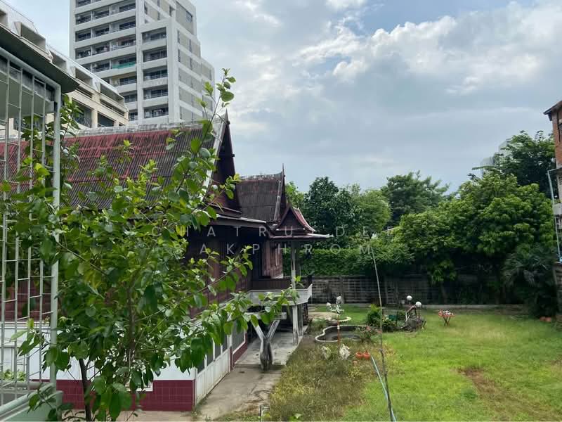 3-BR House, Bangkok, Hua Mak, Bang Kapi, Bangkok, 3 Bedrooms, 264 sqm, Single Detached House For Rent, by Chatruedee Sakphrom, 500311410 - DDproperty.com
