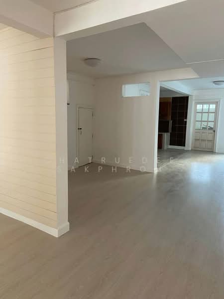 3-BR House, Bangkok, Hua Mak, Bang Kapi, Bangkok, 3 Bedrooms, 264 sqm, Single Detached House For Rent, by Chatruedee Sakphrom, 500311420 - DDproperty.com