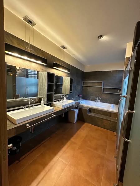 undefined, Bangkok, Lat Phrao, Bangkok, 4 Bedrooms, 450 sqm, Single Detached House For Rent, by Kanyapuk Tinanop, 500311457 - DDproperty.com