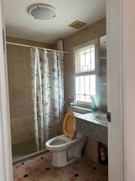 3-BR House, Bangkok, Min Buri, Bangkok, 3 Bedrooms, 212 sqm, Single Detached House For Rent, by Kanyapuk Tinanop, 500311475 - DDproperty.com