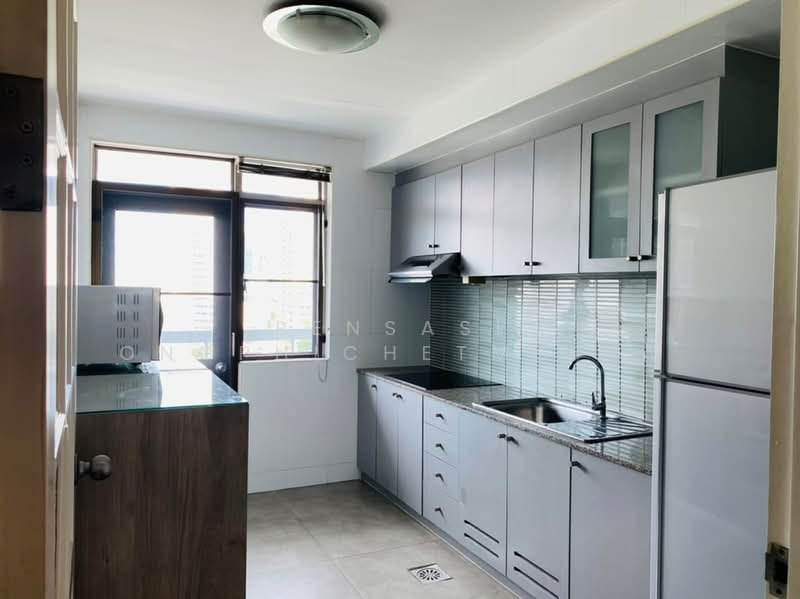 Royal Castle Sukhumvit, Bangkok, 30 Soi Sukhumvit 39, Khlongtoei Nua, Watthana, Bangkok, 3 Bedrooms, 133 sqm, Condo For Rent, by Pensasi Ongphichetmetha, 500311497 - DDproperty.com