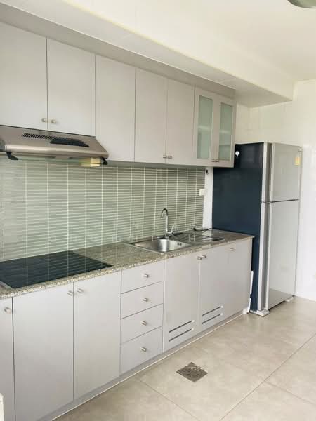 Royal Castle Sukhumvit, Bangkok, 30 Soi Sukhumvit 39, Khlongtoei Nua, Watthana, Bangkok, 3 Bedrooms, 133 sqm, Condo For Rent, by Pensasi Ongphichetmetha, 500311497 - DDproperty.com