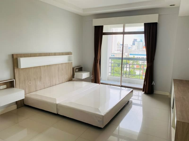 Royal Castle Sukhumvit : รอยัล คาสเซอร์ สุขุมวิท, กรุงเทพ, 30 ซอยสุขุมวิท 39, คลองเตยเหนือ, วัฒนา, กรุงเทพ, 133 ตร.ม., คอนโด ให้เช่า, โดย Pensasi Ongphichetmetha, 500311497 - DDproperty.com