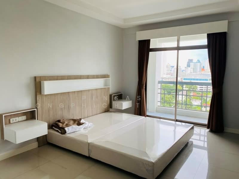Royal Castle Sukhumvit : รอยัล คาสเซอร์ สุขุมวิท, กรุงเทพ, 30 ซอยสุขุมวิท 39, คลองเตยเหนือ, วัฒนา, กรุงเทพ, 133 ตร.ม., คอนโด ให้เช่า, โดย Pensasi Ongphichetmetha, 500311497 - DDproperty.com