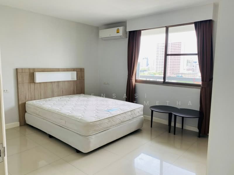 Royal Castle Sukhumvit, Bangkok, 30 Soi Sukhumvit 39, Khlongtoei Nua, Watthana, Bangkok, 3 Bedrooms, 133 sqm, Condo For Rent, by Pensasi Ongphichetmetha, 500311497 - DDproperty.com