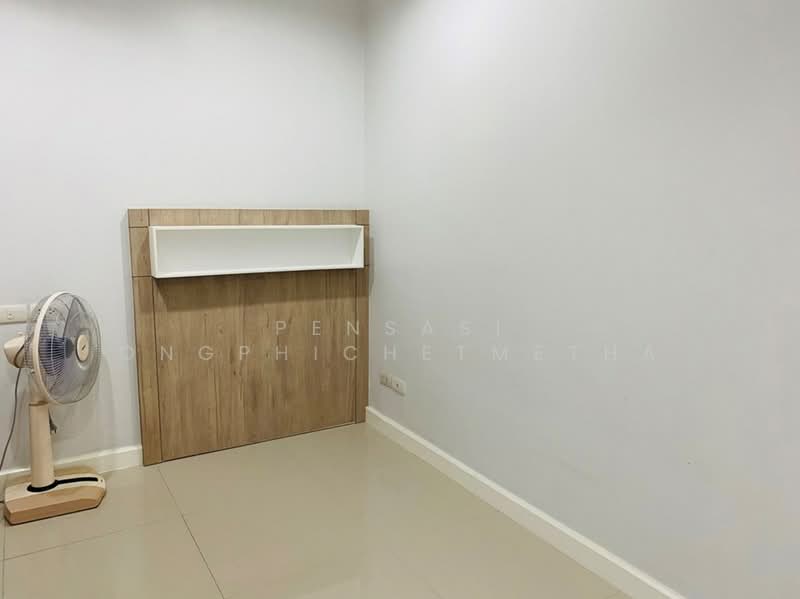 Royal Castle Sukhumvit, Bangkok, 30 Soi Sukhumvit 39, Khlongtoei Nua, Watthana, Bangkok, 3 Bedrooms, 133 sqm, Condo For Rent, by Pensasi Ongphichetmetha, 500311497 - DDproperty.com