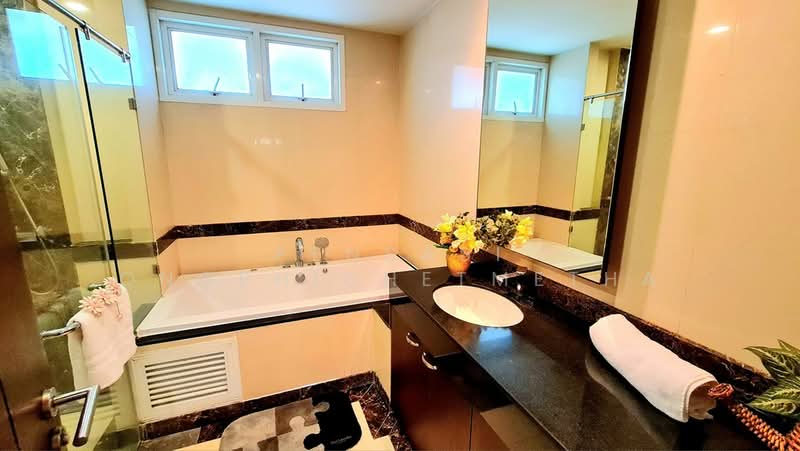 Piyathip Place, Bangkok, 24 Soi Prommitr, Khlong Tan Nua, Watthana, Bangkok, 3 Bedrooms, 289 sqm, Apartment For Rent, by Pensasi Ongphichetmetha, 500311510 - DDproperty.com