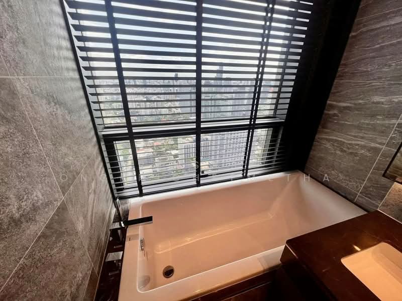 The Esse Sukhumvit 36, Bangkok, Soi Sukhumvit 36, Sukhumvit Road, Phra Kanong, Khlong Toei, Bangkok, 2 Bedrooms, 73 sqm, Condo For Rent, by Pensasi Ongphichetmetha, 500311535 - DDproperty.com