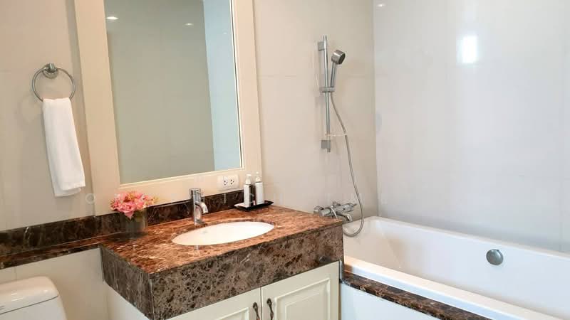 Piyathip Place, Bangkok, 24 Soi Prommitr, Khlong Tan Nua, Watthana, Bangkok, 4 Bedrooms, 375 sqm, Apartment For Rent, by Pensasi Ongphichetmetha, 500311549 - DDproperty.com