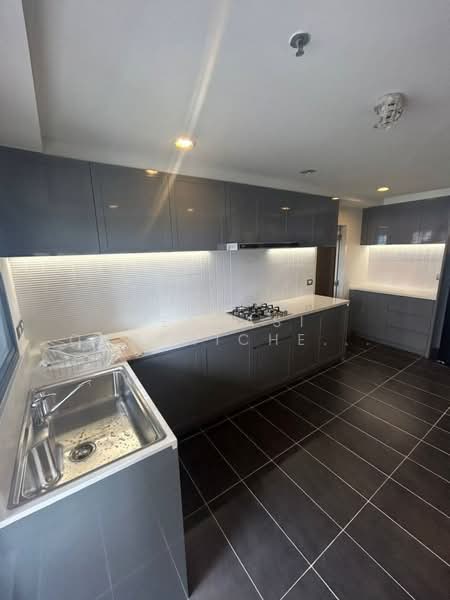 Shanti Sadan, Bangkok, 28 Sukhumvit 59, Khlong Tan Nua, Watthana, Bangkok, 3 Bedrooms, 280 sqm, Apartment For Rent, by Pensasi Ongphichetmetha, 500311558 - DDproperty.com