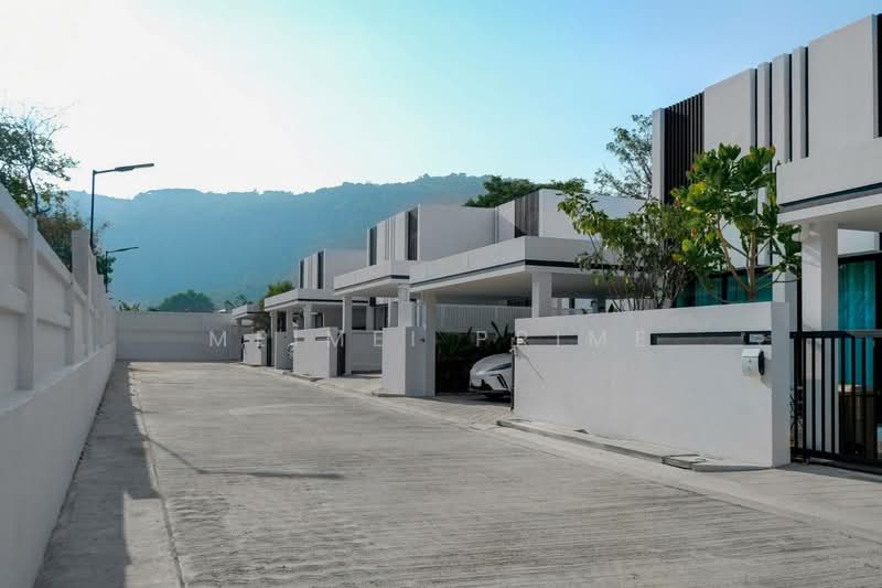 Villa with private pool for rent, Phuket, Chalong, Muang Phuket, Phuket, 2 Bedrooms, 201 sqm, Single Detached House For Rent, by MeiMei Prime, 500311571 - DDproperty.com