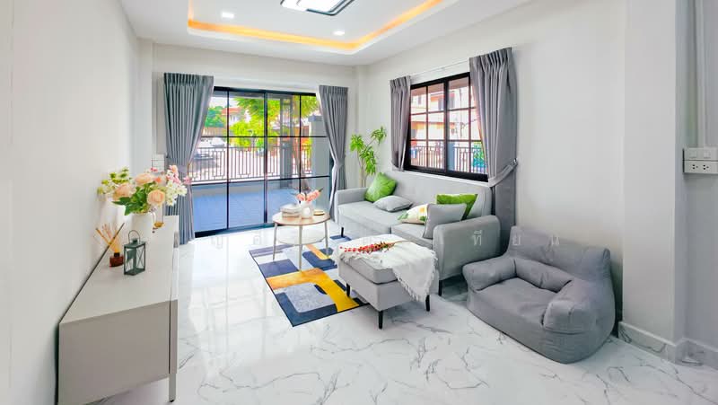 Poonsinh Thani 3, Bangkok, Rat Phatthana Road, Khlong Song Ton Nun, Lat Krabang, Bangkok, 3 Bedrooms, 30 sqm, Townhouse For Sale, by เพ็ญศิริ ตุ้มเทียน, 500311618 - DDproperty.com