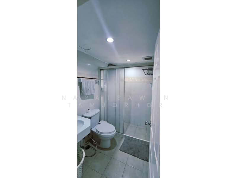 Lumpini Center Sukhumvit 77, Bangkok, Soi Sukhumvit 81, Suan Luang, Bangkok, 2 Bedrooms, 68 sqm, Condo For Sale, by Napatsawan Tamjorhor, 500311677 - DDproperty.com